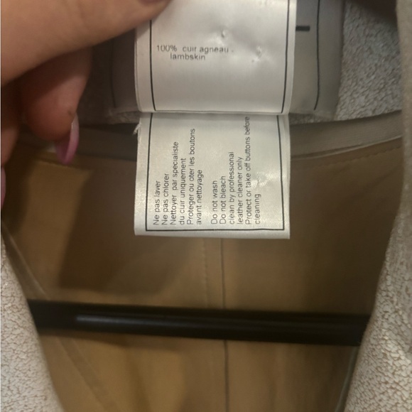 Rare calf skin Chanel jacket worn 2x - Picture 7 of 12